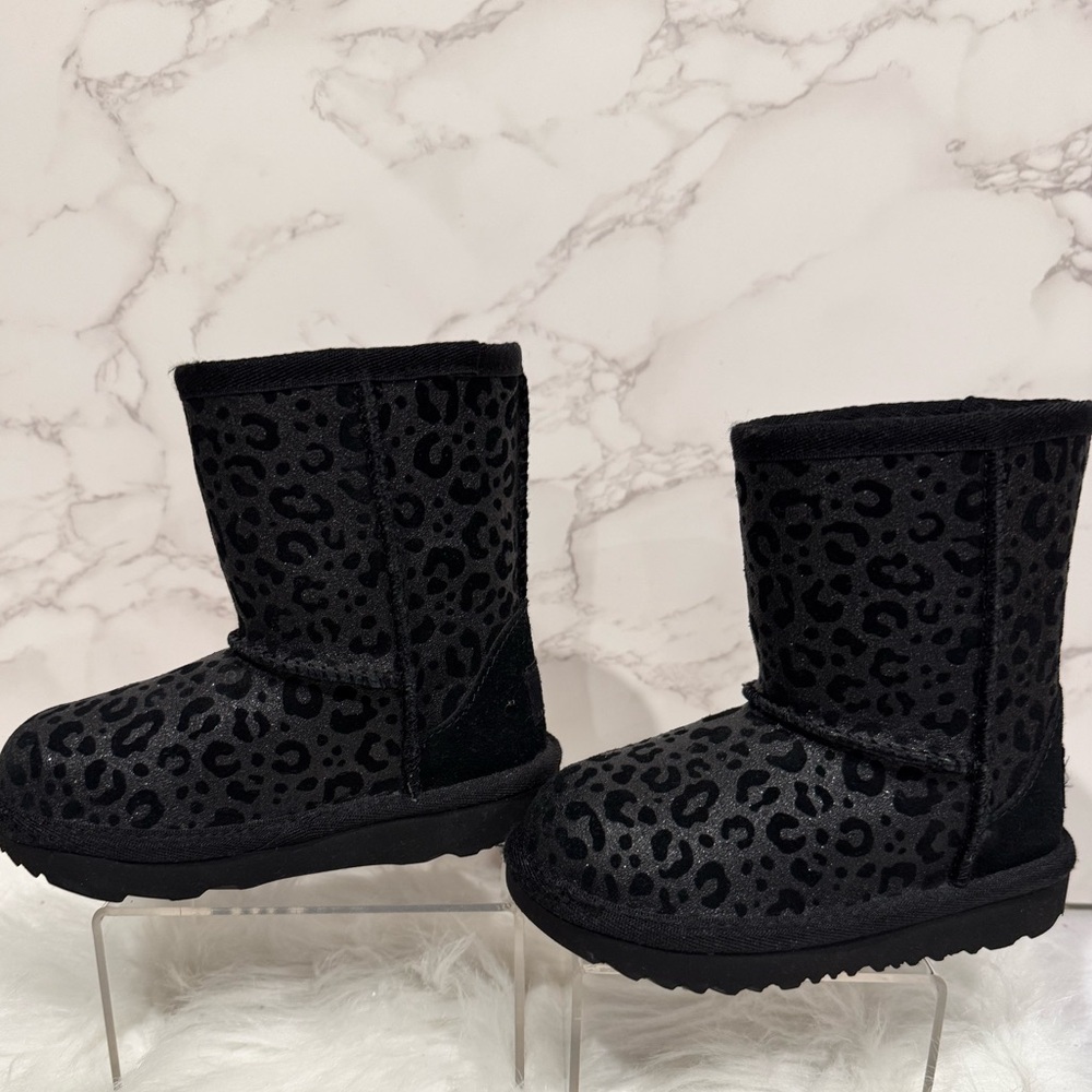 Sparkling leopard UGGS